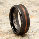 Mens Whiskey Barrel Oakwood Horizontal Brushed Tungsten Carbide Ring Wedding Band Black Inlay 8MM